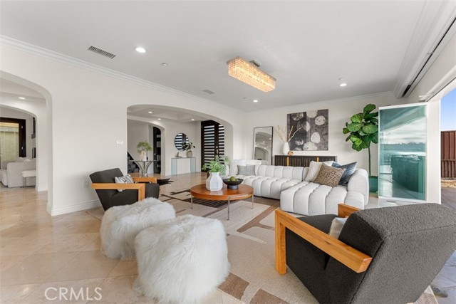 Detail Gallery Image 8 of 75 For 409 Morning Star, Newport Beach,  CA 92660 - 5 Beds | 5/1 Baths