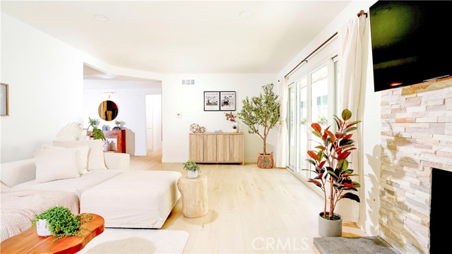 17698 Locust Street, Fountain Valley CA: https://media.crmls.org/medias/a44306d2-dc3b-429e-8817-c70aa7dcd660.jpg