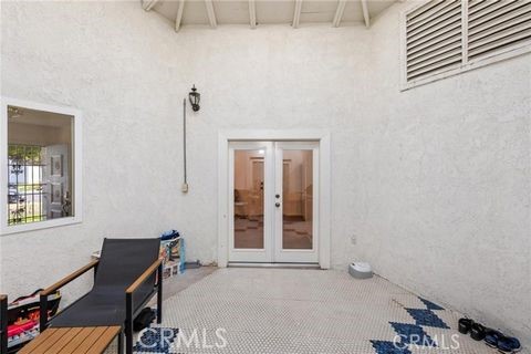 https://media.crmls.org/medias/a443f69b-9285-4274-91c3-a6c0f3a41f66.jpg?preset=X-Large