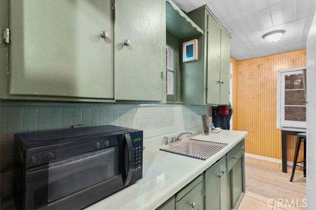 650 Rose Hill, Crestline, CA 92325