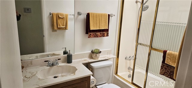 Detail Gallery Image 18 of 26 For 2431 El Rancho Cir, Hemet,  CA 92545 - 2 Beds | 2 Baths