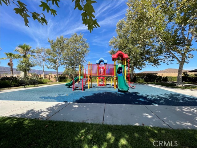 1800 E Lakeshore Drive, Lake Elsinore CA: https://media.crmls.org/medias/a4460728-b4ed-46b2-ba78-620234842eb5.jpg