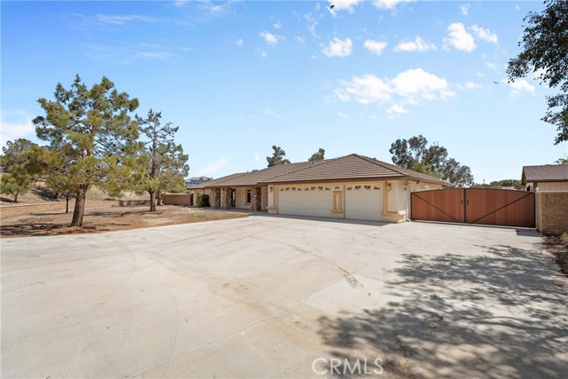 Detail Gallery Image 4 of 43 For 9153 Kittering Rd, Oak Hills,  CA 92344 - 4 Beds | 2 Baths