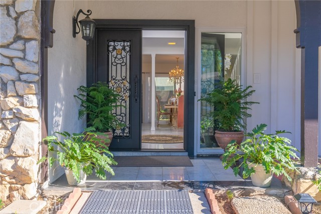 Detail Gallery Image 2 of 70 For 10660 Melvin Ave, Porter Ranch,  CA 91326 - 5 Beds | 3/1 Baths