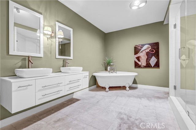 Detail Gallery Image 5 of 13 For 5333 Zelzah Ave #203,  Encino,  CA 91316 - 2 Beds | 2 Baths