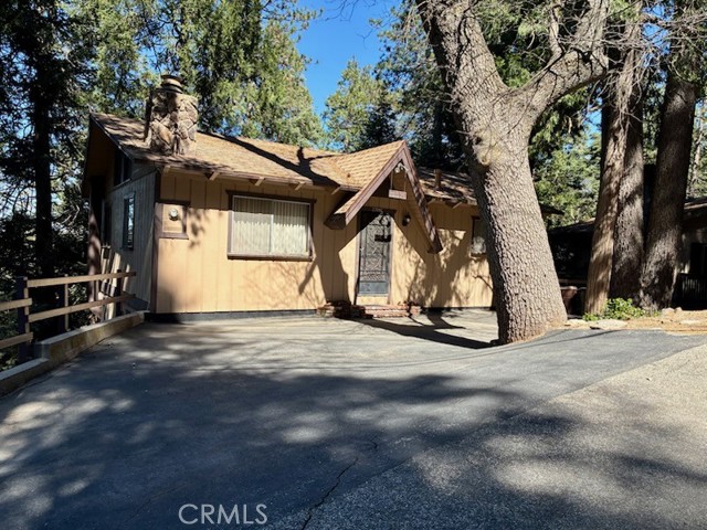 Detail Gallery Image 4 of 39 For 23992 Lakeview Dr., Crestline,  CA 92325 - 3 Beds | 2 Baths