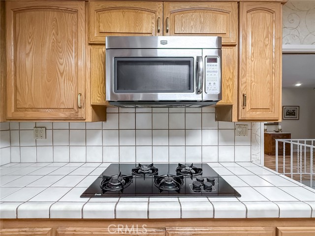 17508 Marilla Street photo 15