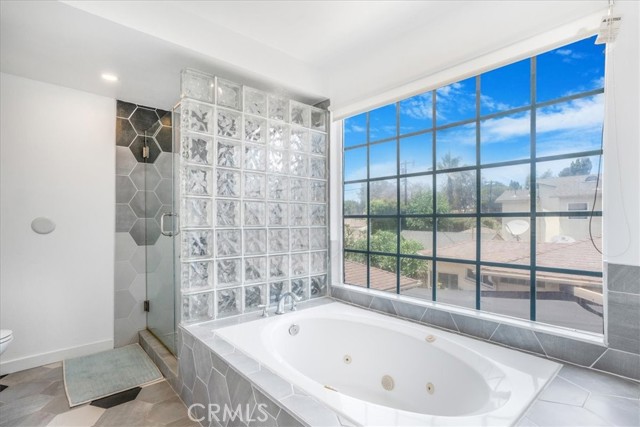 2481 S Bundy Drive, Los Angeles CA: https://media.crmls.org/medias/a4485cd4-ba54-455b-88f0-66393eb5a7ed.jpg
