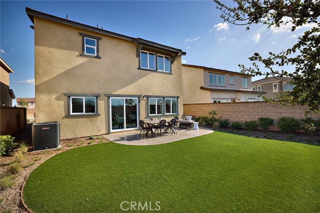 Detail Gallery Image 16 of 20 For 8175 Perada St, Jurupa Valley,  CA 92509 - 4 Beds | 3 Baths