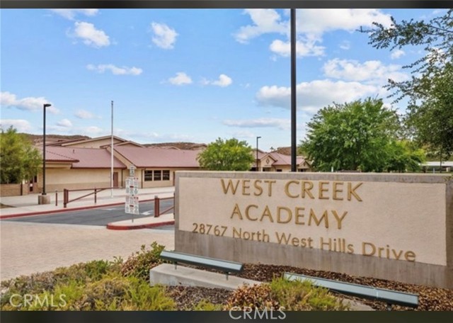 Detail Gallery Image 16 of 31 For 28618 Jardineras Dr, Valencia,  CA 91354 - 3 Beds | 2/1 Baths