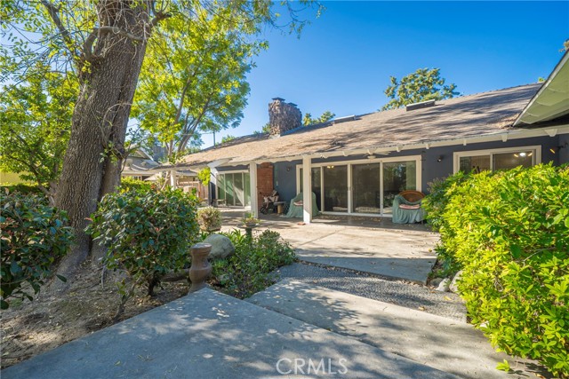 Detail Gallery Image 20 of 33 For 9356 Beckford, Northridge,  CA 91324 - 4 Beds | 3 Baths