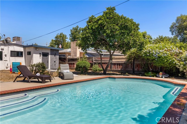 Detail Gallery Image 21 of 22 For 6535 Mary Ellen Ave, Valley Glen,  CA 91401 - 3 Beds | 2/1 Baths