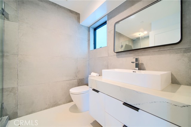 203 indianapolis Avenue, Huntington Beach CA: https://media.crmls.org/medias/a44a450a-cabe-4cb6-a1b6-ff096dec44bc.jpg