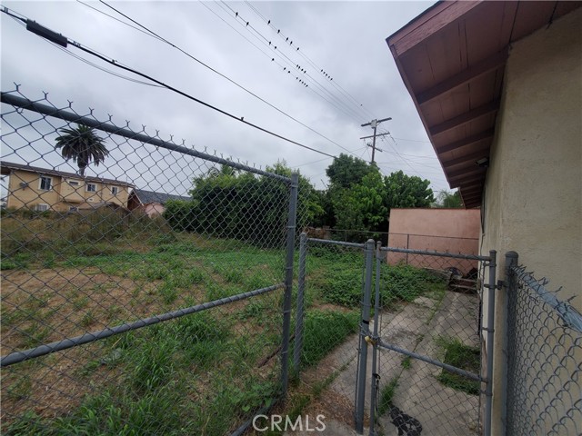 Side Yard with Vacant Lot