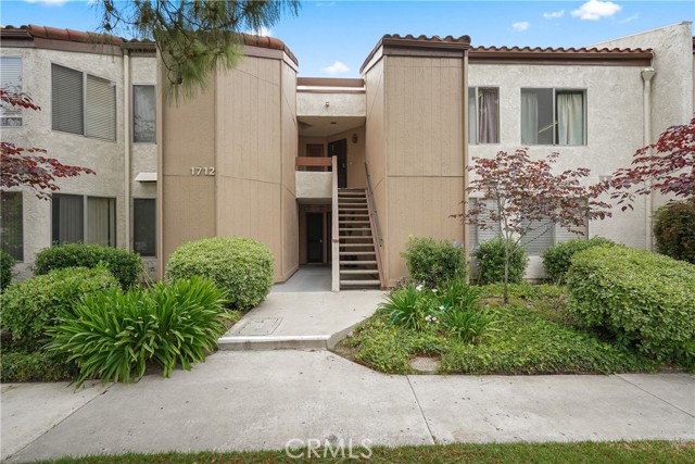 Detail Gallery Image 1 of 31 For 1712 Sinaloa Rd #203,  Simi Valley,  CA 93065 - 2 Beds | 2 Baths