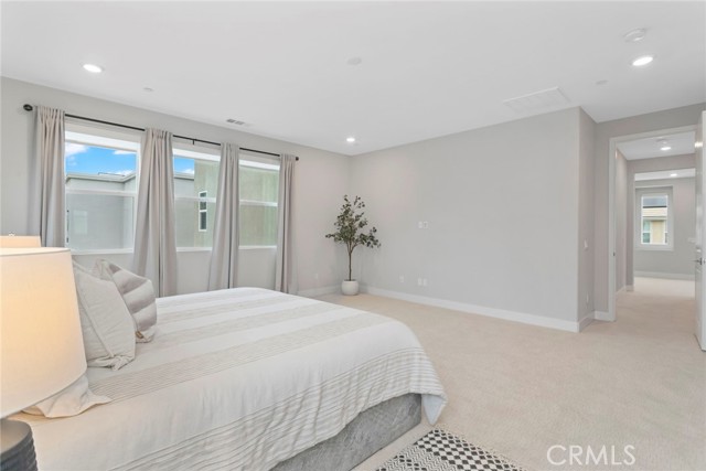 Detail Gallery Image 29 of 74 For 27018 California Ct, Valencia,  CA 91381 - 4 Beds | 4/1 Baths