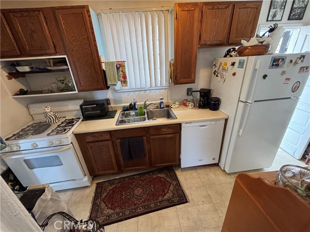 218 N Broadway, Redondo Beach CA: https://media.crmls.org/medias/a44af8a9-7dfd-4d96-ba4f-cf4629a22165.jpg