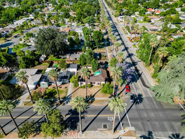 555 S Center St., Redlands CA: https://media.crmls.org/medias/a44bc154-add1-4a8d-9bfa-c2a16fab0f26.jpg