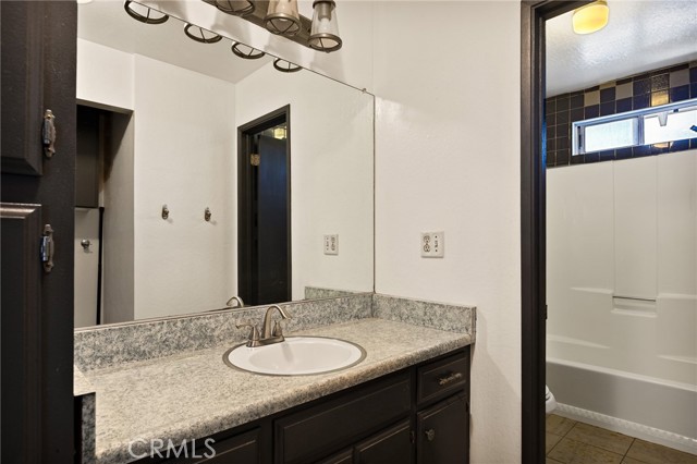 Detail Gallery Image 11 of 25 For 2560 Oak Dr, Running Springs,  CA 92382 - 3 Beds | 2 Baths