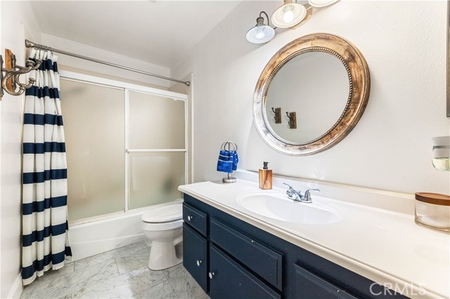 Detail Gallery Image 28 of 52 For 18146 Oxnard #48,  Tarzana,  CA 91356 - 3 Beds | 2/1 Baths