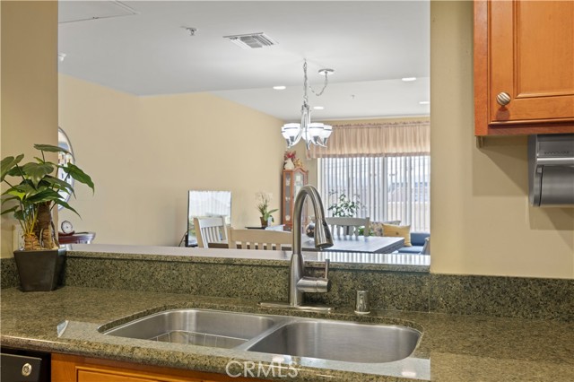Detail Gallery Image 17 of 45 For 6800 Corbin Ave #104,  Reseda,  CA 91335 - 2 Beds | 2 Baths