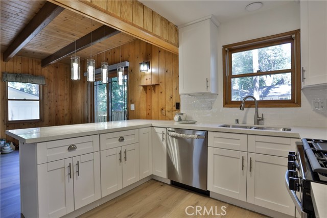 Detail Gallery Image 14 of 42 For 922 Balfrin Dr, Crestline,  CA 92325 - 3 Beds | 2 Baths