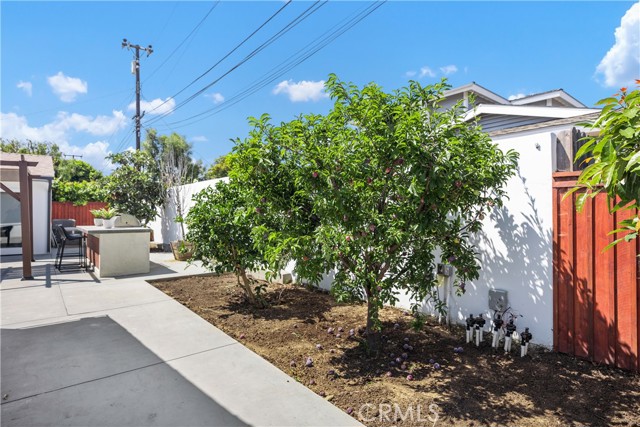 496 E 16th, Costa Mesa CA: https://media.crmls.org/medias/a44dd3d4-5d27-43a4-b402-ee552b8ac28f.jpg