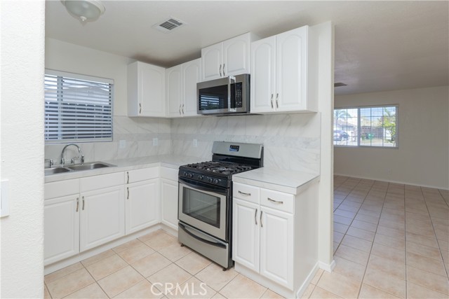 Detail Gallery Image 8 of 59 For 327 Yuba, Orland,  CA 95963 - 5 Beds | 2 Baths