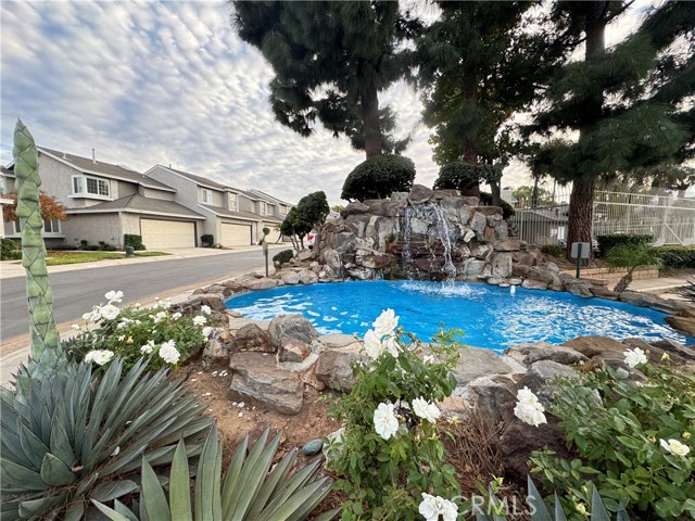 Detail Gallery Image 28 of 28 For 817 Live Oak Pl, Corona,  CA 92882 - 2 Beds | 2/1 Baths