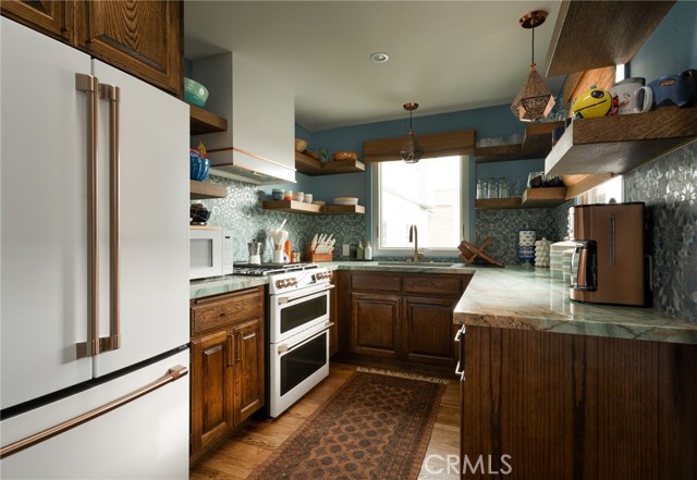 208 43rd, Manhattan Beach, California 90266, 3 Bedrooms Bedrooms, 0 ,3 BathroomsBathrooms,Residential,For Sale,43rd,0,SB26144684