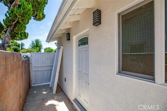 Detail Gallery Image 5 of 14 For 17237 Kingsbury St a,  Granada Hills,  CA 91344 - 0 Beds | 1 Baths