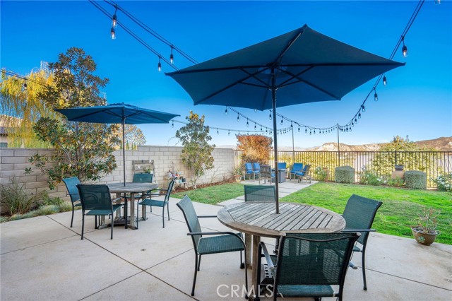 25140 Golden Maple Drive, Canyon Country CA: https://media.crmls.org/medias/a44f92c0-dd56-4b58-80fc-79b2cd275cf6.jpg