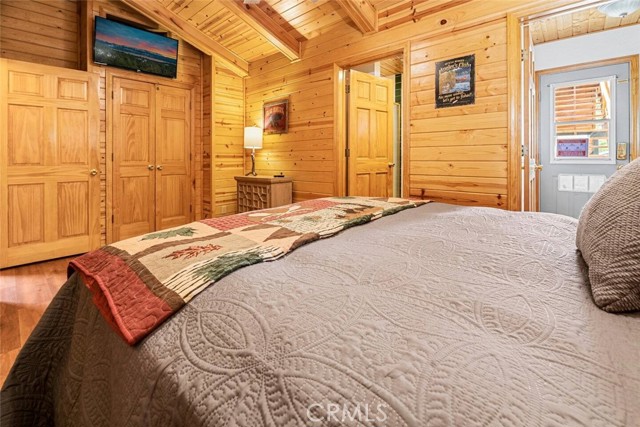 Detail Gallery Image 19 of 34 For 40356 Cliff Ln, Big Bear Lake,  CA 92315 - 2 Beds | 2 Baths