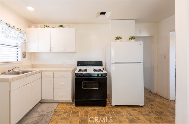 Detail Gallery Image 13 of 43 For 14823 Gridley Rd, Norwalk,  CA 90650 - 3 Beds | 1 Baths