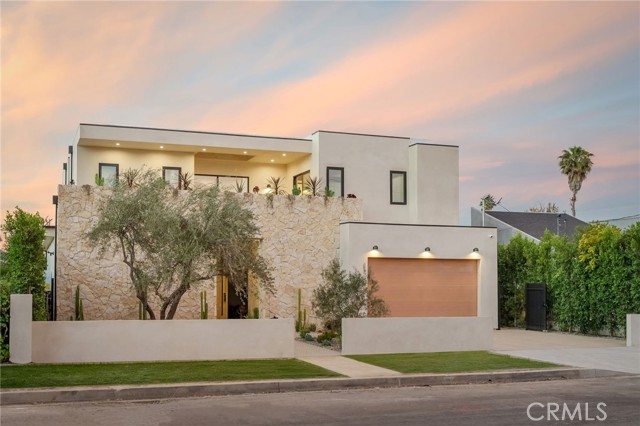 Detail Gallery Image 2 of 72 For 15447 Huston, Sherman Oaks,  CA 91403 - 5 Beds | 5/1 Baths