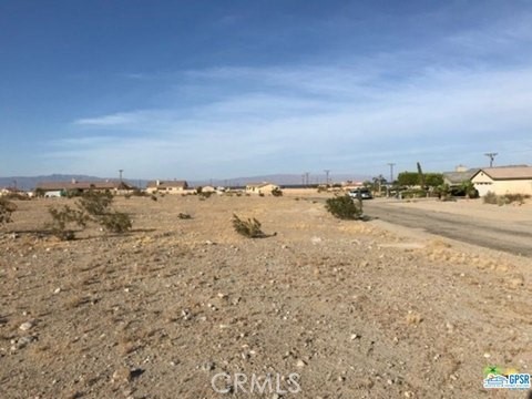 2243 Shore Avenue, Salton City CA: https://media.crmls.org/medias/a4518e14-4c4a-4f8c-803c-735be828fcb0.jpg