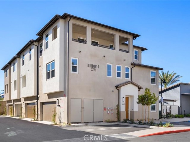 Detail Gallery Image 4 of 58 For 1720 Park St #10,  Anaheim,  CA 92805 - 4 Beds | 3/1 Baths