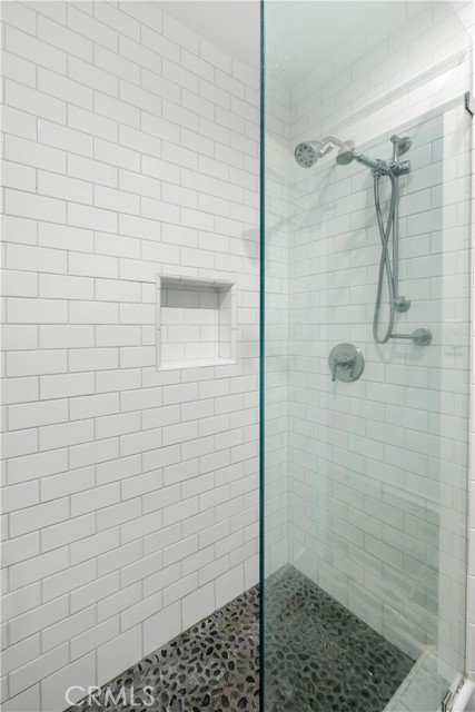 44 59th Place, Long Beach CA: https://media.crmls.org/medias/a452f6db-acc7-4ca0-89c1-42d447f10767.jpg