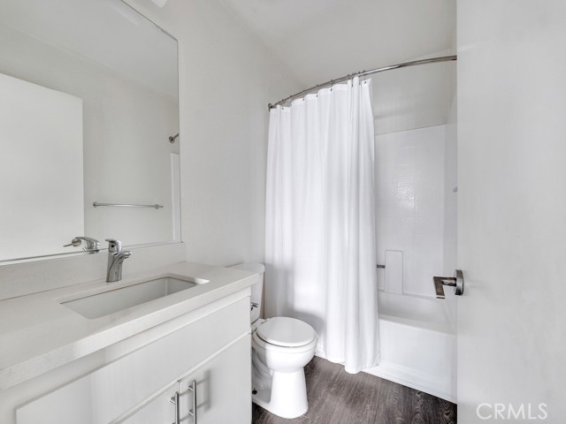 14218 Victory Boulevard, Van Nuys CA: https://media.crmls.org/medias/a453d00d-604d-4f43-a24e-2cc71415b195.jpg