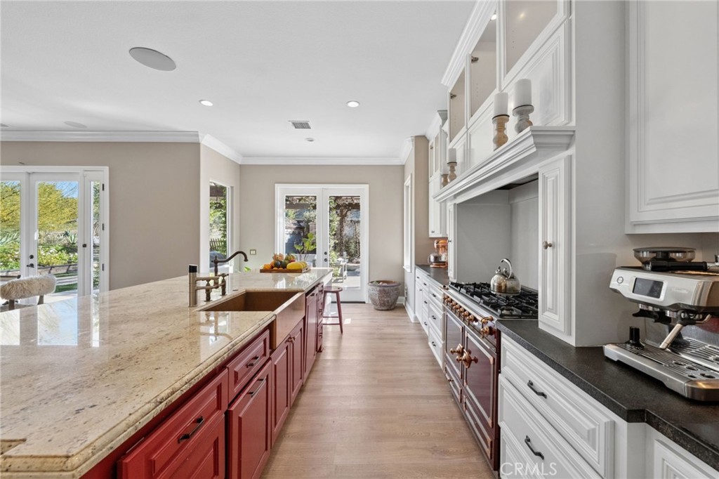 https://media.crmls.org/medias/a45471bc-51bd-4623-8571-43ee514229ff.jpg?preset=X-Large