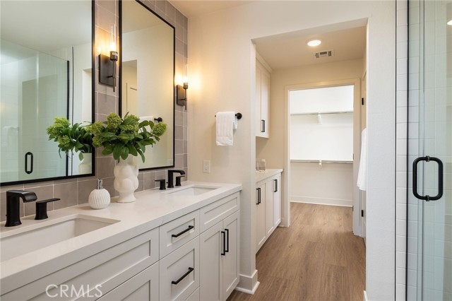 414 Main, Huntington Beach CA: https://media.crmls.org/medias/a454859d-6c0c-4601-ad75-a123a077ff0f.jpg