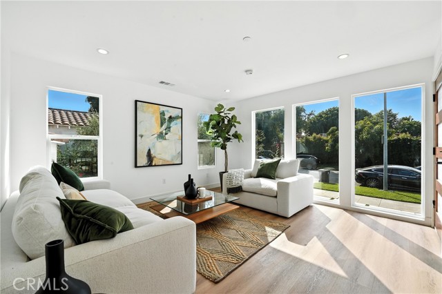 Detail Gallery Image 7 of 69 For 3031 Vineyard Ave, Los Angeles,  CA 90016 - – Beds | – Baths