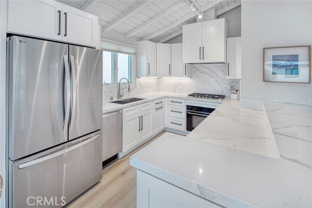 Detail Gallery Image 23 of 40 For 410 Acacia, Corona Del Mar,  CA 92625 - 2 Beds | 2 Baths