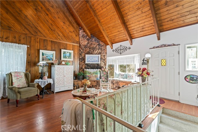 Detail Gallery Image 7 of 33 For 1127 Yukon Dr, Lake Arrowhead,  CA 92352 - 4 Beds | 2 Baths