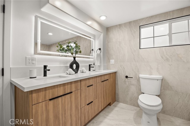 Detail Gallery Image 22 of 31 For 2391 Yorkshire Dr, Los Angeles,  CA 90065 - 3 Beds | 2/1 Baths