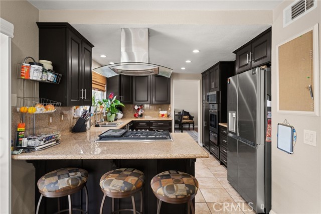 40 Country Wood Drive, Phillips Ranch CA: https://media.crmls.org/medias/a457a31a-d613-4b9b-8dc5-7cd096417902.jpg
