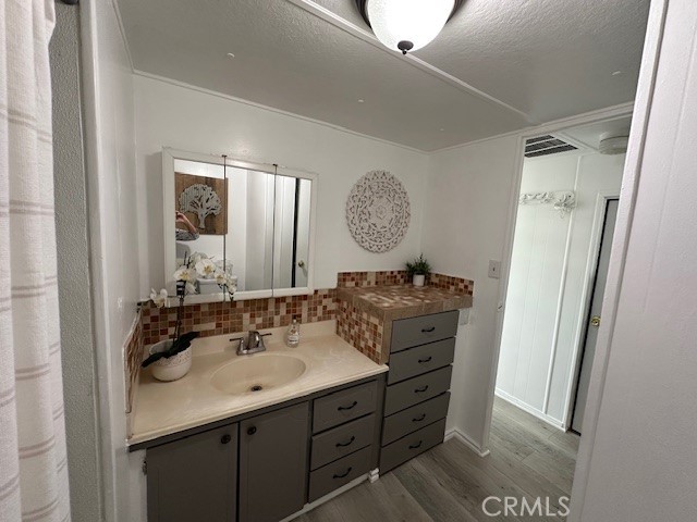 45055 E. Florida Avenue, Hemet CA: https://media.crmls.org/medias/a4583c61-7995-438e-be2e-4bb8f9542a52.jpg