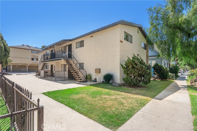1600 Junipero Avenue, Long Beach CA: https://media.crmls.org/medias/a458b7c0-4b7a-4eda-9bb8-60596bbd73ca.jpg