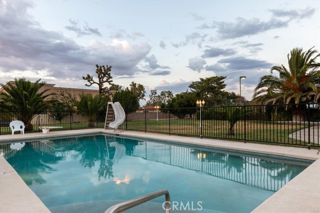 42722 20th W Street, Lancaster CA: https://media.crmls.org/medias/a459a564-a793-4746-9356-8da82709a289.jpg