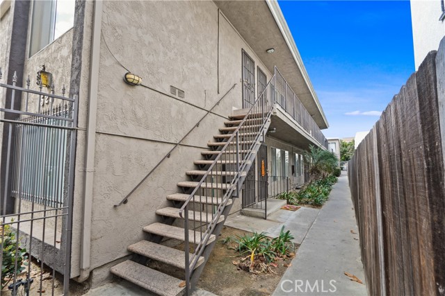 525 Linden Avenue, Long Beach, California 90802, ,Multi-Family,For Sale,Linden,PW24201233